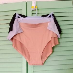 Smoothing panties*. BinS*